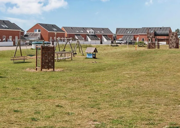 6 Person In Romo-by Traum