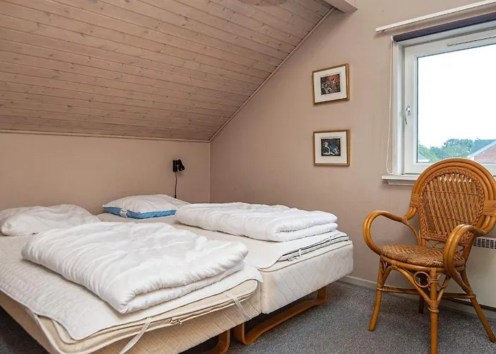 6 Person In Romo-by Traum * Sønderby